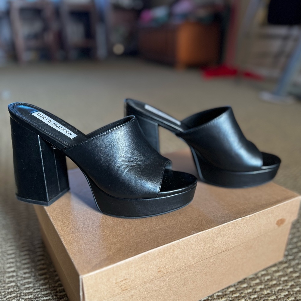 Steve Madden Promising Platform Heeled Mule Black Like New